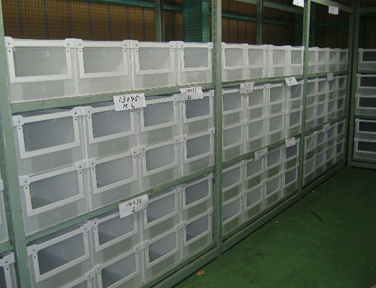 STORAGE EQUIPMENT 4