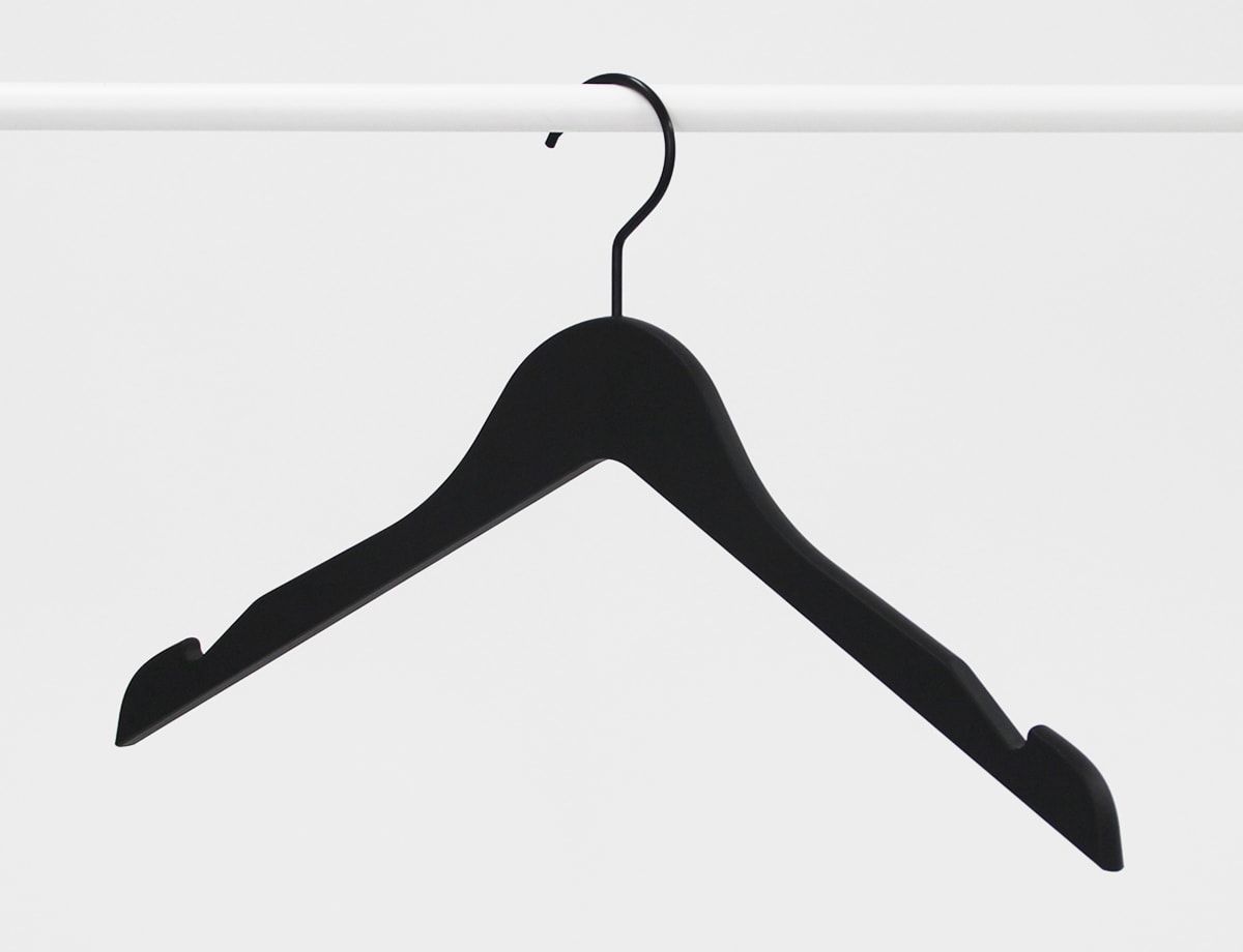 PLASTIC HANGERS 2